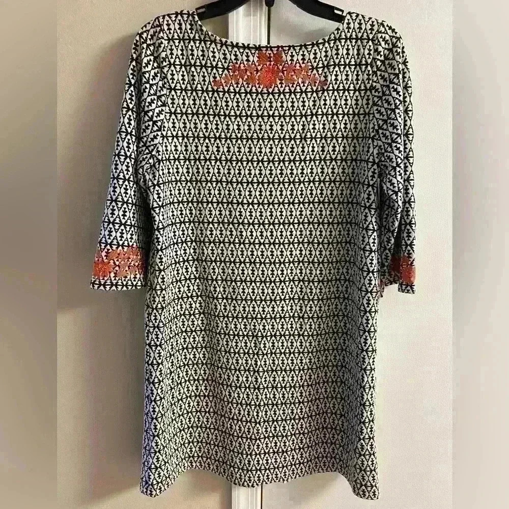 THML Black‎ White Knit Embroidered Mini Dress Medium - Picture 4 of 7